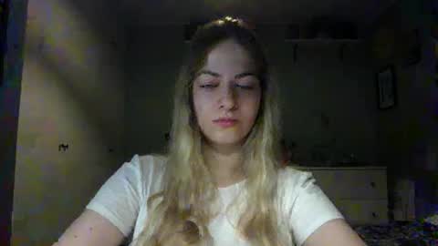 Snapshot of rosie_june chatting on 10-07-25, 06:54 Rosie online show from 10-07-25, 06:54