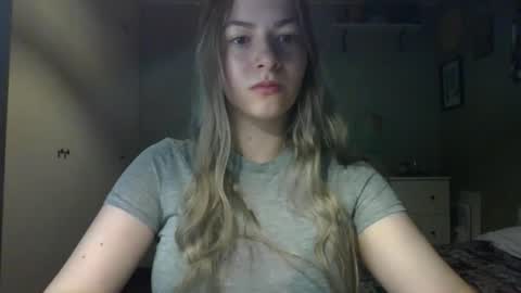 Snapshot of rosie_june chatting on 10-13-25, 06:35 Rosie online show from 10-13-25, 06:35