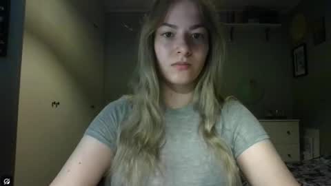 Snapshot of rosie_june chatting on 10-14-25, 06:47 Rosie online show from 10-14-25, 06:47