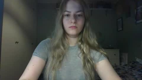 Snapshot of rosie_june chatting on 10-16-25, 06:47 Rosie online show from 10-16-25, 06:47