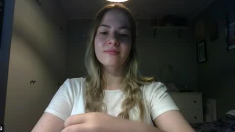 Snapshot of rosie_june chatting on 10-22-25, 06:46 Rosie online show from 10-22-25, 06:46