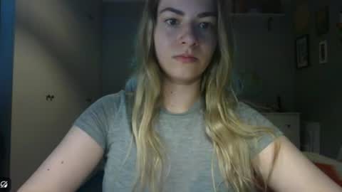 Snapshot of rosie_june chatting on 07-15-26, 06:51 Rosie online show from 07-15-26, 06:51