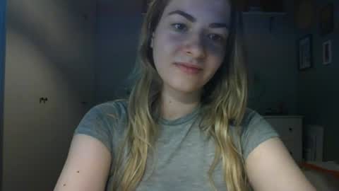 Snapshot of rosie_june chatting on 07-21-26, 06:49 Rosie online show from 07-21-26, 06:49