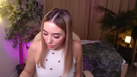 Rosie online show from 11-23-25, 01:05