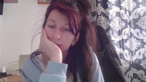 RosieHayes online show from 11-15-25, 09:06
