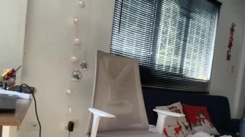 Ross BakerHot online show from 12-19-24, 07:40