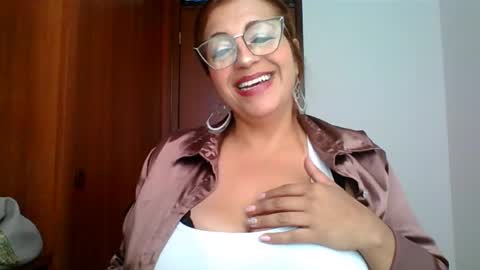 Snapshot of rossanalionheart chatting on 04-25-26, 01:41 Rossana online show from 04-25-26, 01:41