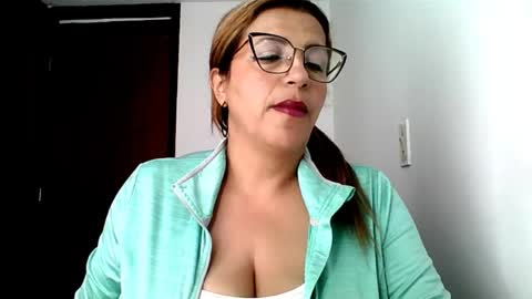 Snapshot of rossanalionheart chatting on 06-07-26, 12:09 Rossana online show from 06-07-26, 12:09