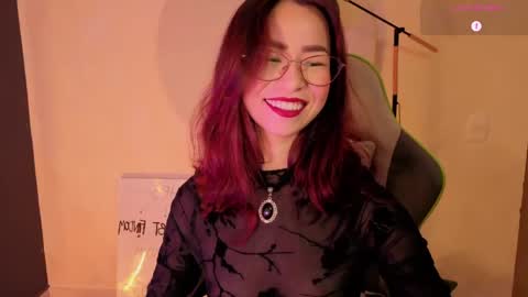 Snapshot of rosse_98_ chatting on 04-30-26, 01:39 Miss Rosse online show from 04-30-26, 01:39