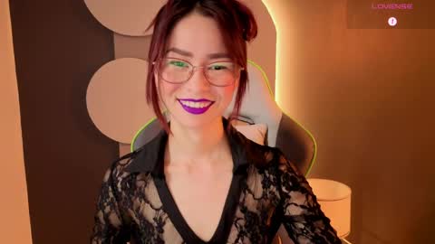 Snapshot of rosse_98_ chatting on 05-19-26, 02:23 Miss Rosse online show from 05-19-26, 02:23