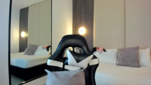 Snapshot of rosse_her chatting on 07-01-26, 06:07 R O S S E online show from 07-01-26, 06:07