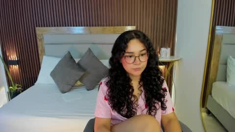 rossie_lanie_ online show from 04-04-26, 07:22