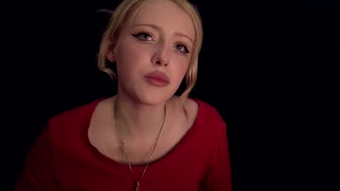 Snapshot of rosy_petal chatting on 10-15-25, 10:59 rosy_petal online show from 10-15-25, 10:59