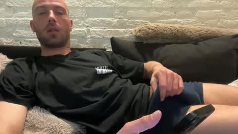 rotteei1 online show from 04-22-26, 05:14