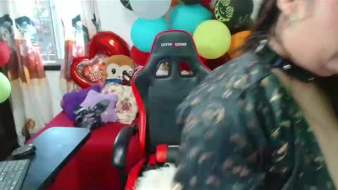 Snapshot of rous_kinky chatting on 10-28-25, 09:39 rous_kinky online show from 10-28-25, 09:39