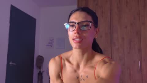 Snapshot of rouse_leon chatting on 05-13-26, 06:27 Rouse leon online show from 05-13-26, 06:27
