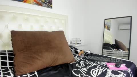 Snapshot of rouse_sexy_hotxx77 chatting on 11-09-25, 01:26 rouse_sexy_hotxx77 online show from 11-09-25, 01:26