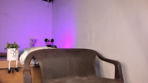 rouse_sexy_hotxx77 online show from 06-12-26, 07:18