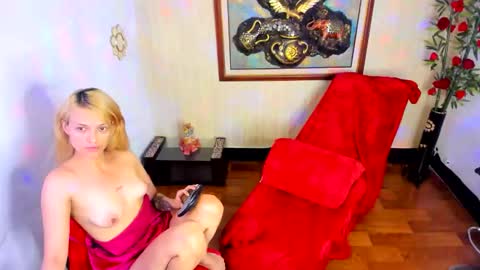 Snapshot of rouseplayboy chatting on 12-03-25, 12:18 ROUSE online show from 12-03-25, 12:18