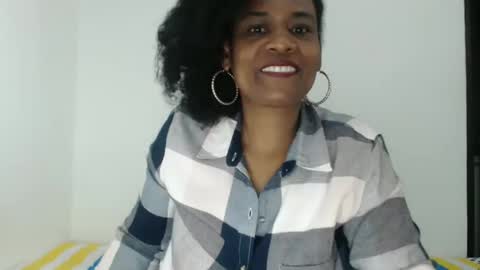 Snapshot of roushlove chatting on 09-18-25, 11:51 luxa online show from 09-18-25, 11:51