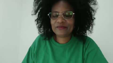 Snapshot of roushlove chatting on 11-04-25, 12:04 luxa online show from 11-04-25, 12:04