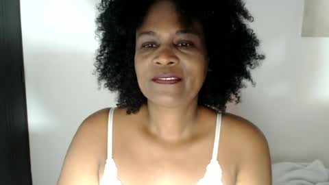 Snapshot of roushlove chatting on 06-22-26, 07:38 luxa online show from 06-22-26, 07:38