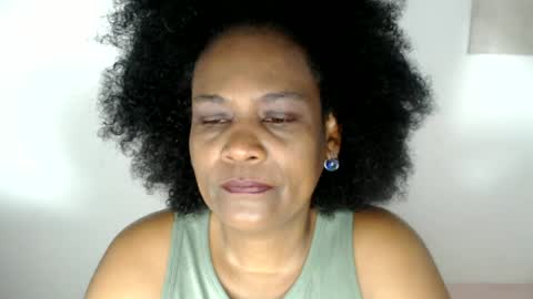 Snapshot of roushlove chatting on 06-24-26, 10:14 luxa online show from 06-24-26, 10:14