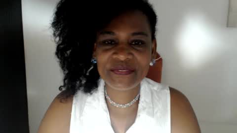 Snapshot of roushlove chatting on 07-18-26, 01:26 luxa online show from 07-18-26, 01:26