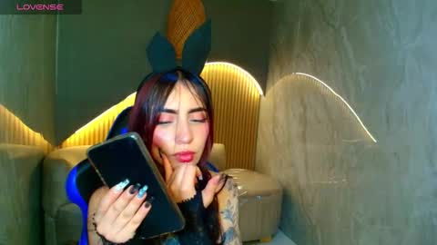 Roux  online show from 02-25-26, 08:18