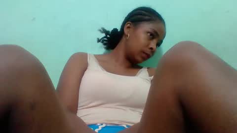 Snapshot of rovaelyah chatting on 09-21-25, 06:15 rovaelyah online show from 09-21-25, 06:15