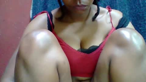 Snapshot of rovaelyah chatting on 09-27-25, 03:22 rovaelyah online show from 09-27-25, 03:22
