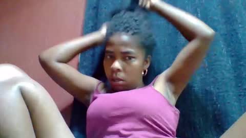 Snapshot of rovaelyah chatting on 09-28-25, 03:45 rovaelyah online show from 09-28-25, 03:45