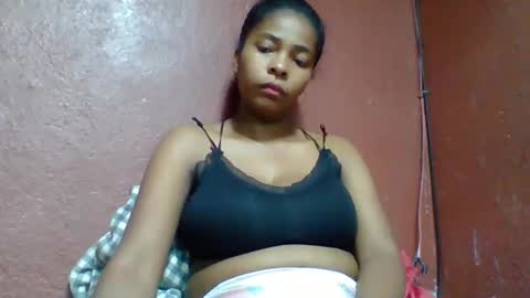 Snapshot of rovaelyah chatting on 10-10-25, 06:01 rovaelyah online show from 10-10-25, 06:01