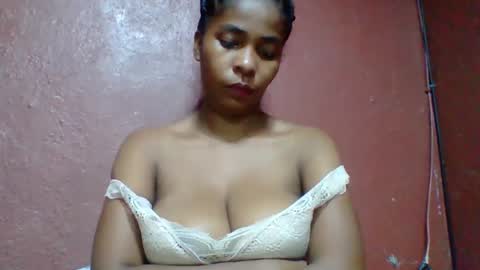 Snapshot of rovaelyah chatting on 10-21-25, 02:18 rovaelyah online show from 10-21-25, 02:18