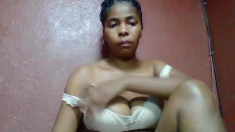 Snapshot of rovaelyah chatting on 10-22-25, 02:39 rovaelyah online show from 10-22-25, 02:39