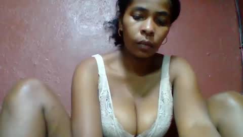 Snapshot of rovaelyah chatting on 10-24-25, 04:47 rovaelyah online show from 10-24-25, 04:47