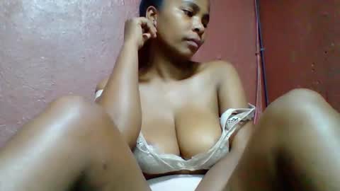 Snapshot of rovaelyah chatting on 11-10-25, 08:30 rovaelyah online show from 11-10-25, 08:30