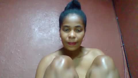 Snapshot of rovaelyah chatting on 11-15-25, 04:43 rovaelyah online show from 11-15-25, 04:43