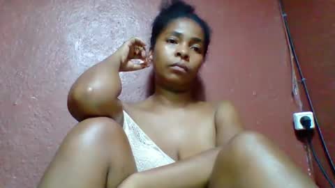 Snapshot of rovaelyah chatting on 11-20-25, 06:29 rovaelyah online show from 11-20-25, 06:29