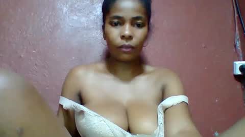 Snapshot of rovaelyah chatting on 11-21-25, 07:12 rovaelyah online show from 11-21-25, 07:12