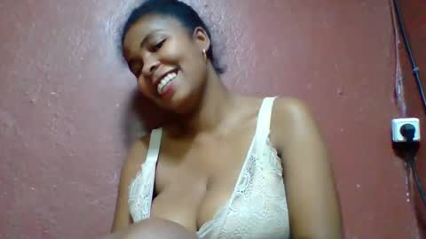 Snapshot of rovaelyah chatting on 11-22-25, 07:35 rovaelyah online show from 11-22-25, 07:35