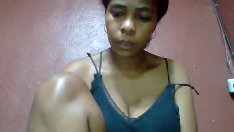 Snapshot of rovaelyah chatting on 11-25-25, 02:33 rovaelyah online show from 11-25-25, 02:33