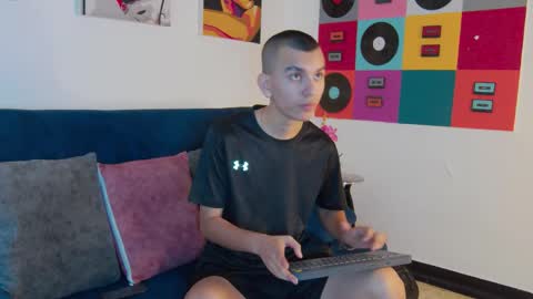 Rowan online show from 10-18-25, 01:01