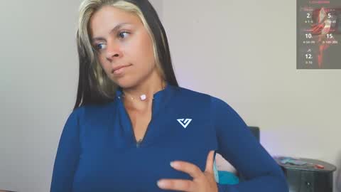 Snapshot of rox_anna chatting on 03-10-25, 06:01 Roxanna online show from 03-10-25, 06:01