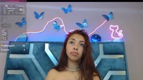 Snapshot of roxan_fox_ chatting on 04-25-26, 03:09 Roxane online show from 04-25-26, 03:09