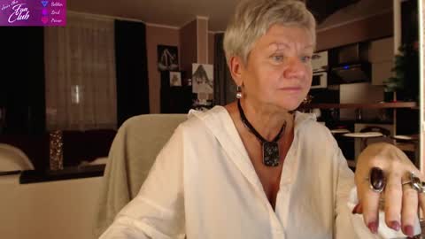 Snapshot of roxana_brooks chatting on 12-17-24, 06:09 Roxana online show from 12-17-24, 06:09