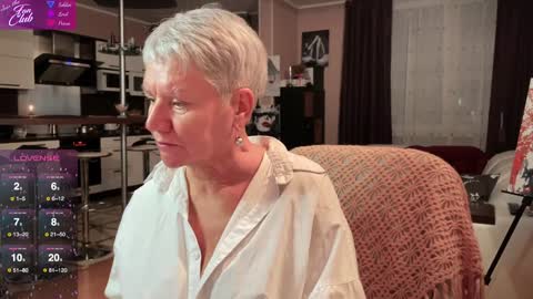 Snapshot of roxana_brooks chatting on 01-20-25, 04:12 Roxana online show from 01-20-25, 04:12