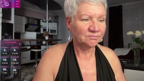 Snapshot of roxana_brooks chatting on 01-27-25, 03:28 Roxana online show from 01-27-25, 03:28