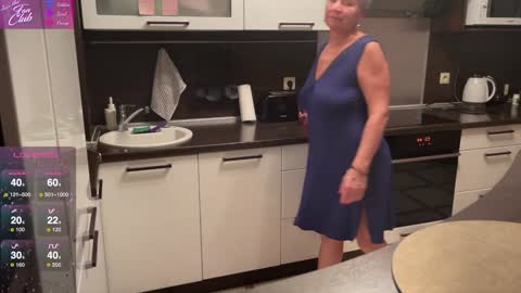 Snapshot of roxana_brooks chatting on 02-06-25, 04:14 Roxana online show from 02-06-25, 04:14