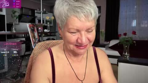 Snapshot of roxana_brooks chatting on 02-14-25, 03:26 Roxana online show from 02-14-25, 03:26